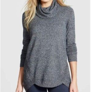 WHITE+WARREN Curved Hem Cashmere Scrunch Neck Sweater Cashmere 100%. Size XS